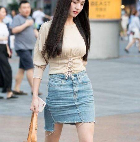 街拍网红吃瓜图片高清视频,瓜果飘香，美食诱惑尽收眼底