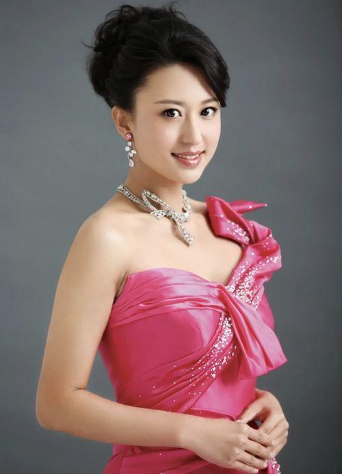 张蕾爆料儿子多大了啊视频,儿子年龄曝光，网友热议家庭幸福