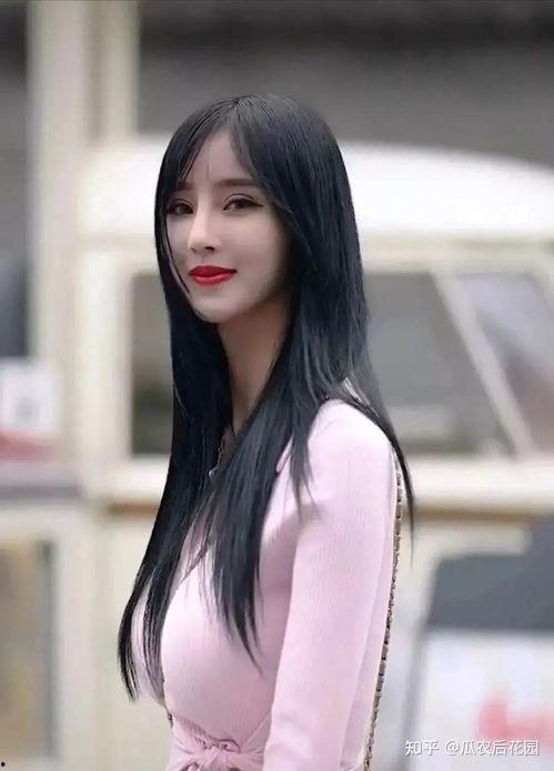 抖音吃瓜网红美女是谁啊,她是谁？
