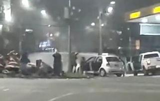 出警爆料抢劫案例最新,最新抢劫案紧急通报，警方全力追捕嫌疑人