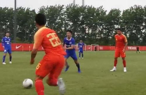 阿姨爆料国足视频在线看,阿姨爆料视频在线观看，精彩瞬间不容错过