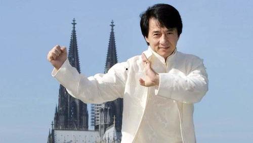 成龙被爆料视频,揭秘娱乐圈背后的真相