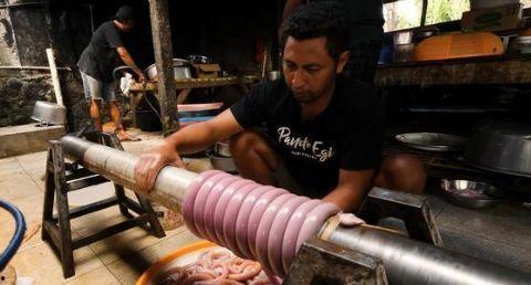 香肠爆料新闻视频播放,揭秘新闻视频背后的真相与幕后故事